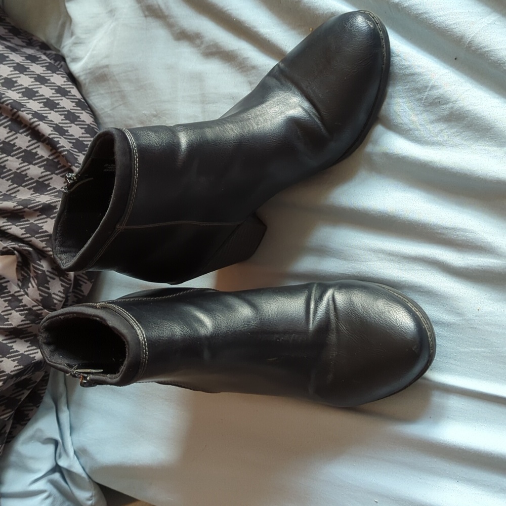 High heel boots